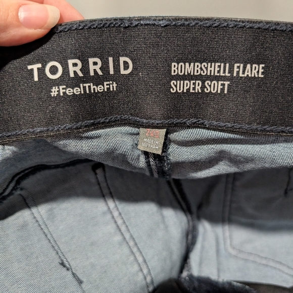 Torrid Dark Wash Bombshell Flare High-Rise Jean in Size 24 S (Short) - Picture 12 of 15